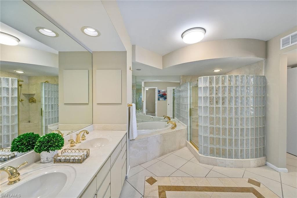 4401 Gulf Shore Blvd N 307, Naples, FL 34103-11