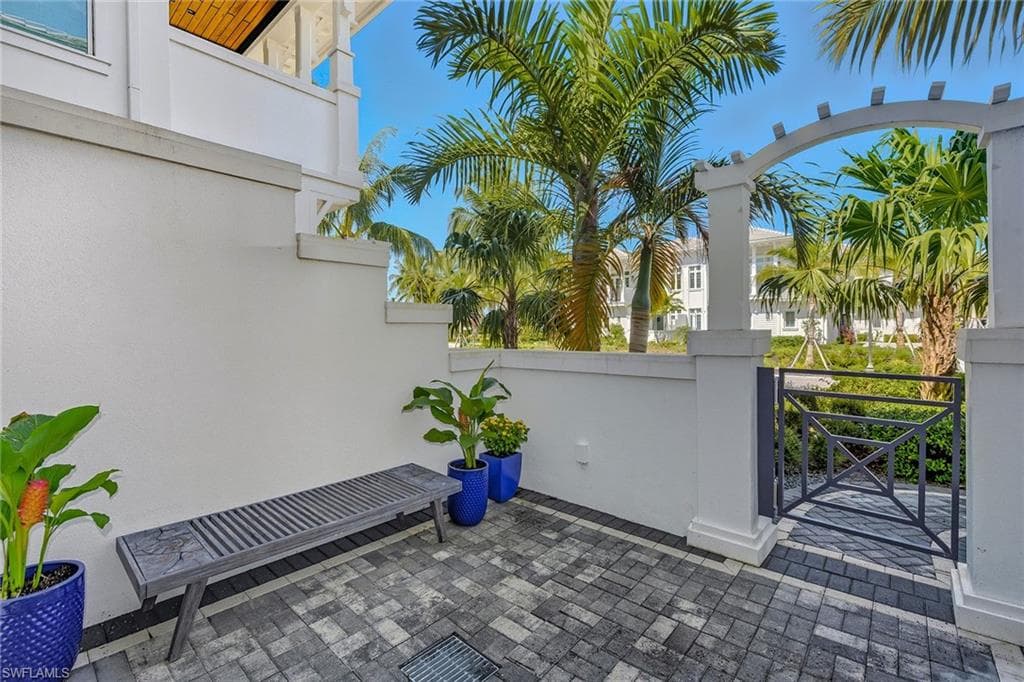 3290 Dorado Ln 201, Naples, FL 34114-34