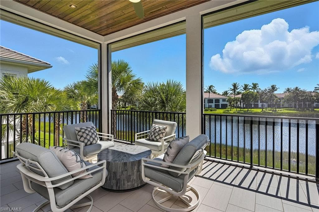 3290 Dorado Ln 201, Naples, FL 34114-2