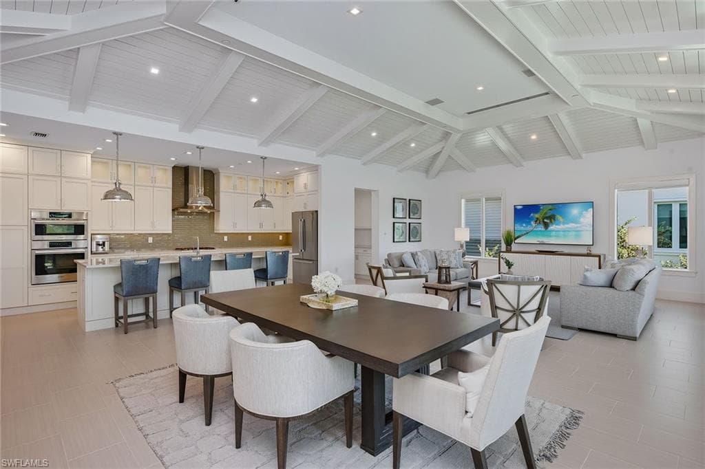 3290 Dorado Ln 201, Naples, FL 34114-4