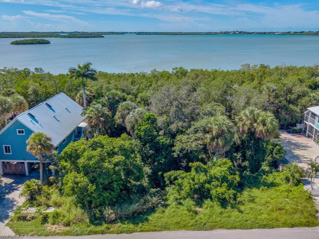 1989 Sheffield Ave, Marco Island, FL 34145-1