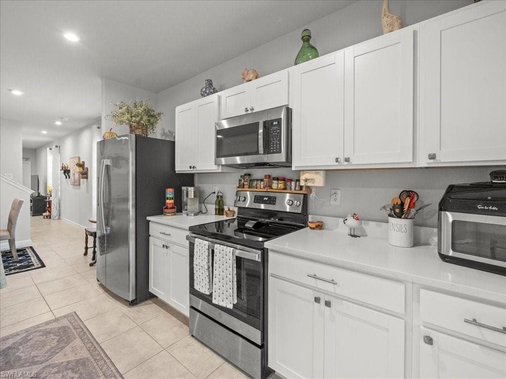 12214 Grizzly Ln, New Port Richey, FL 34654-10