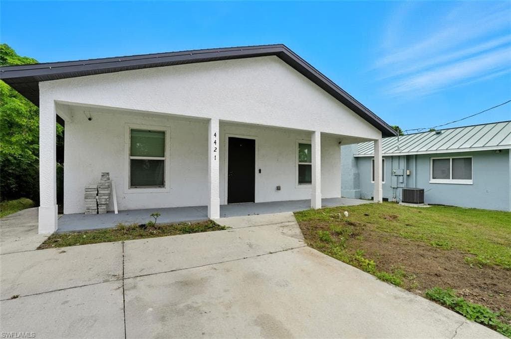 4421 Bessie Ave, Fort Myers, FL 33905-1