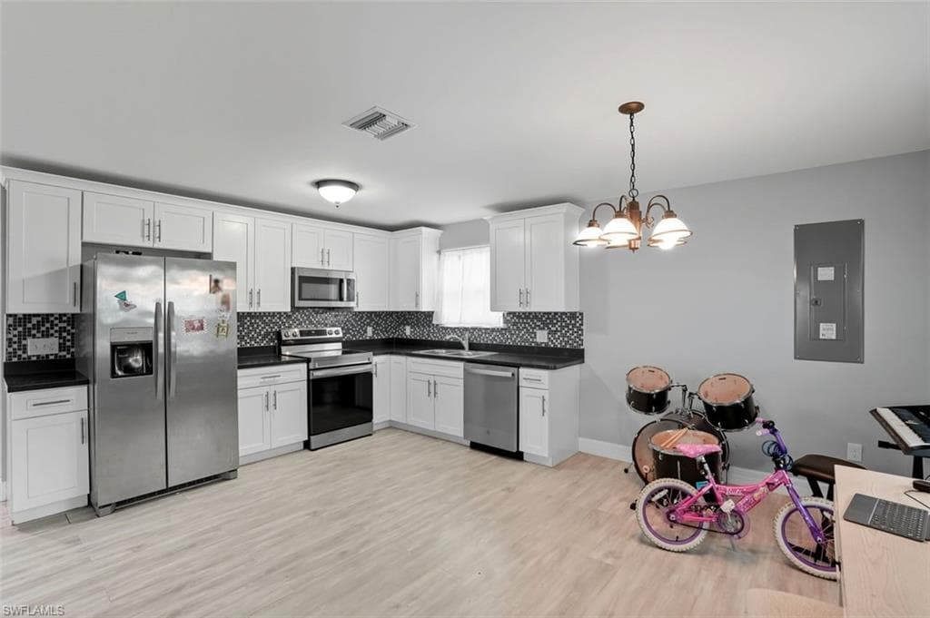 4421 Bessie Ave, Fort Myers, FL 33905-5