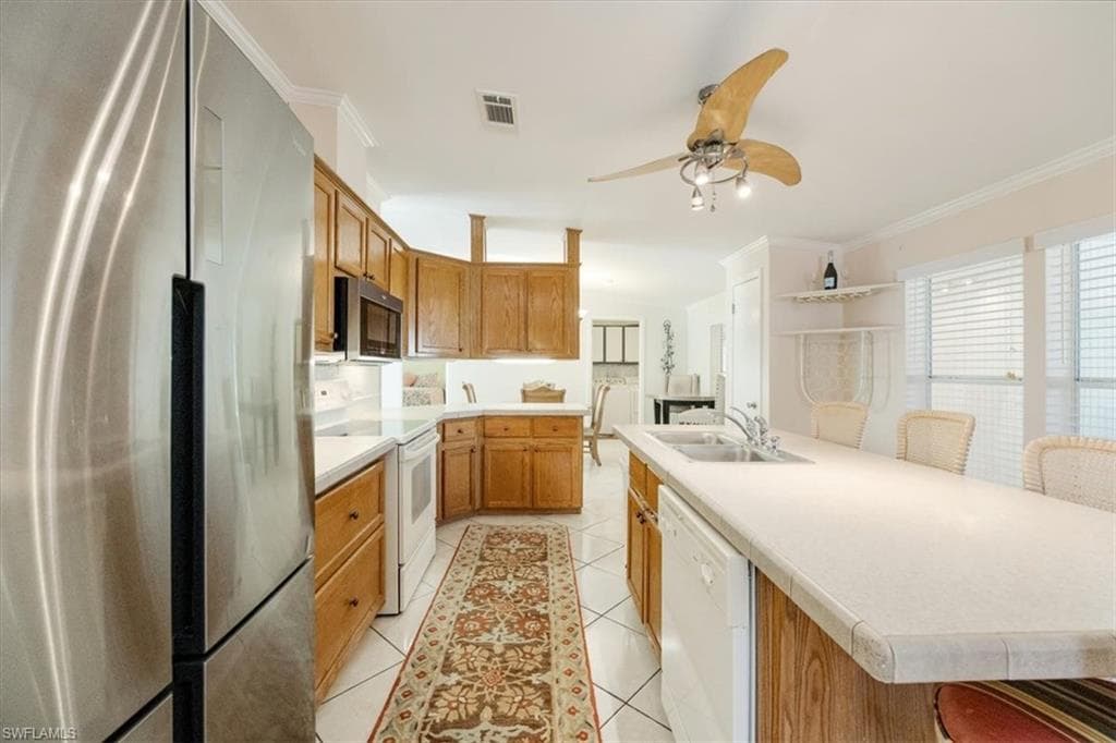 32 Sonderhen Dr, Naples, FL 34114-8210-9