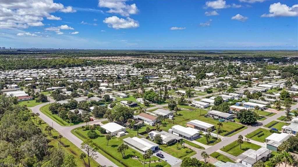 32 Sonderhen Dr, Naples, FL 34114-8210-32