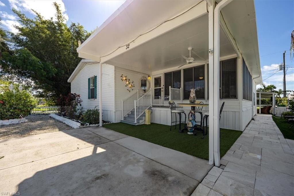 32 Sonderhen Dr, Naples, FL 34114-8210-2