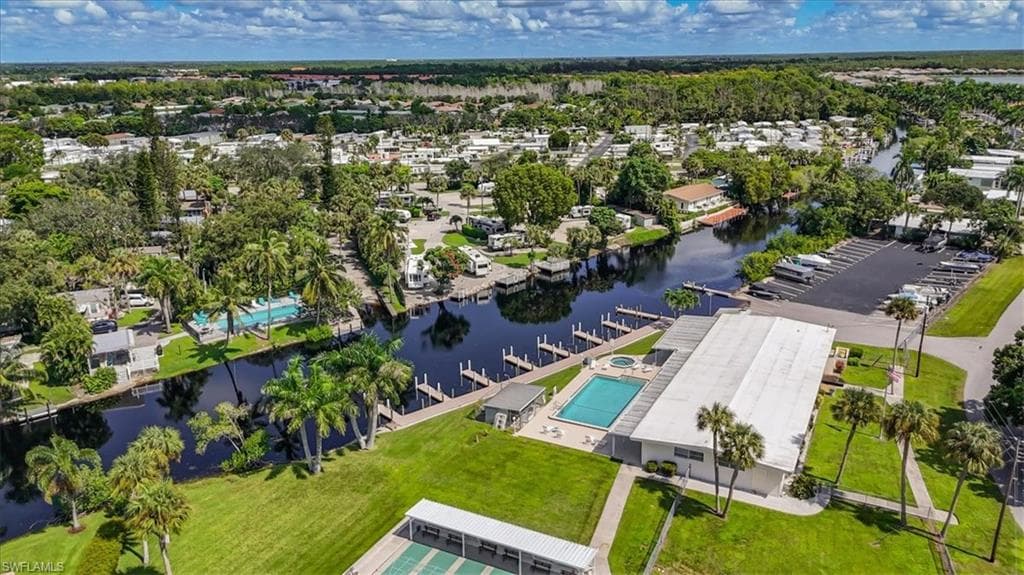 32 Sonderhen Dr, Naples, FL 34114-8210-38