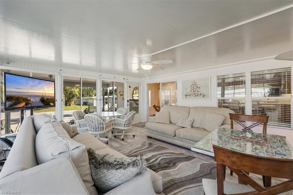 32 Sonderhen Dr, Naples, FL 34114-8210-3