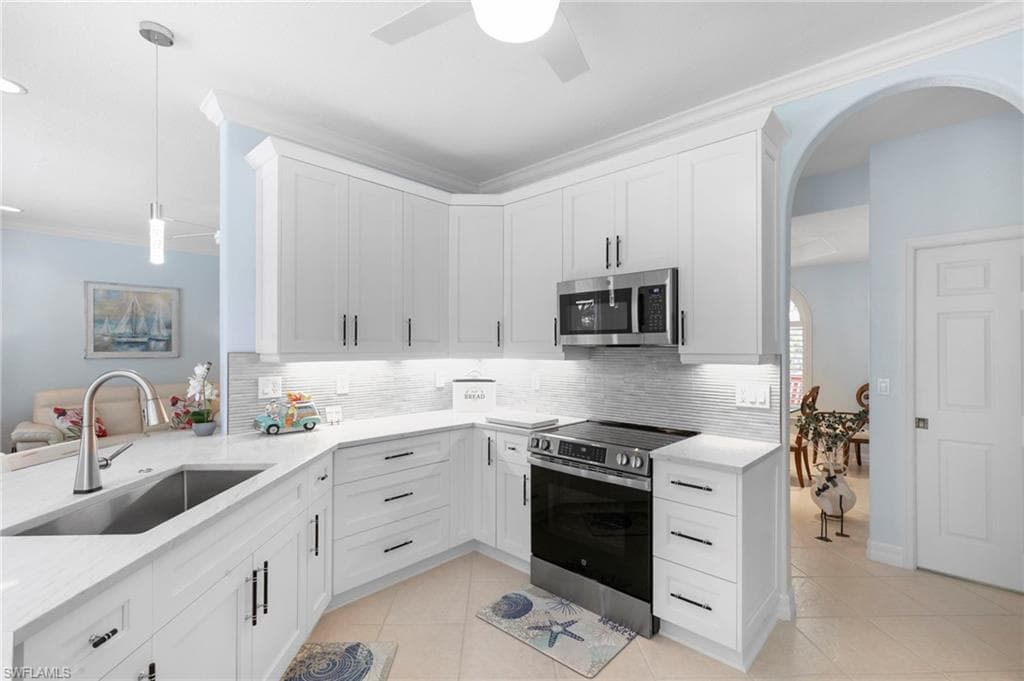 3954 Recreation Ln, Naples, FL 34116-12