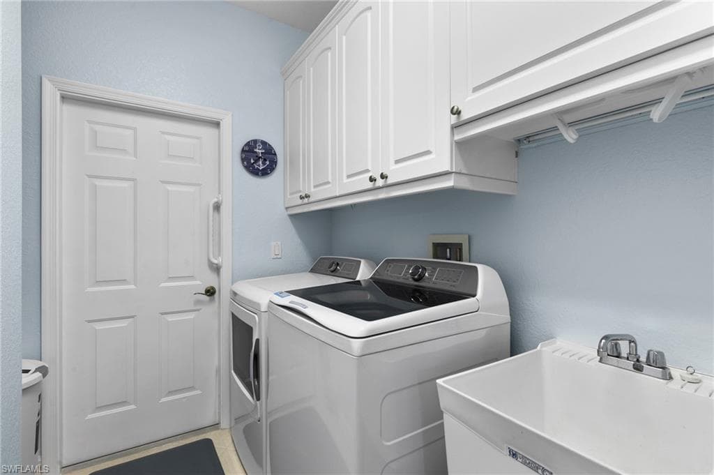 3954 Recreation Ln, Naples, FL 34116-23