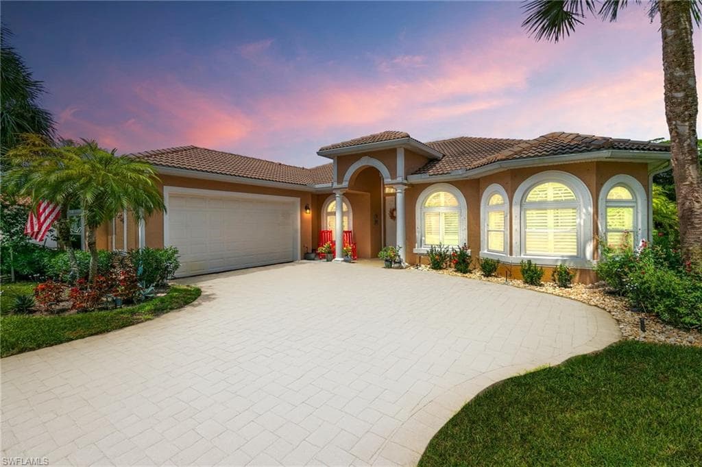 3954 Recreation Ln, Naples, FL 34116-1