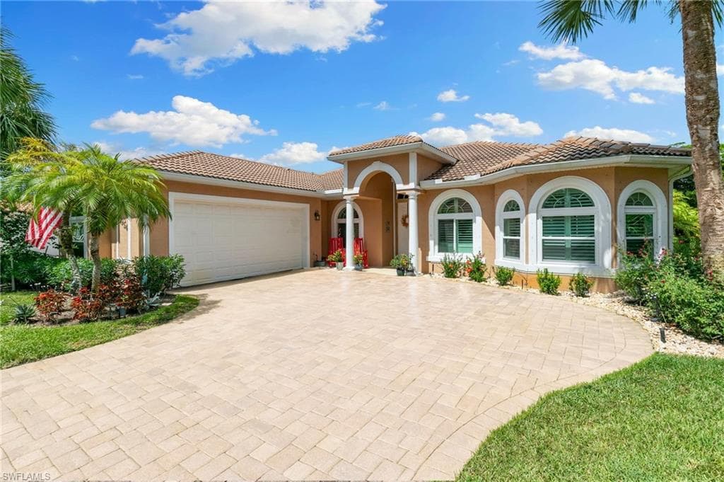 3954 Recreation Ln, Naples, FL 34116-2