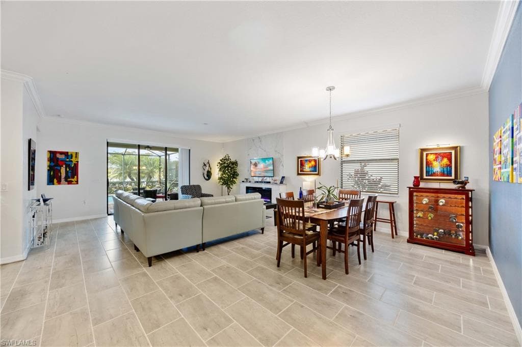 1602 Santiago Cir, Naples, FL 34113-8