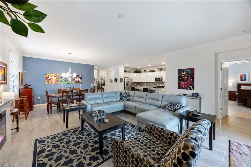 1602 Santiago Cir, Naples, FL 34113-10