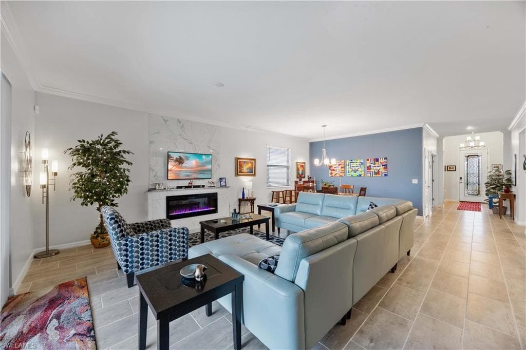 1602 Santiago Cir, Naples, FL 34113-11