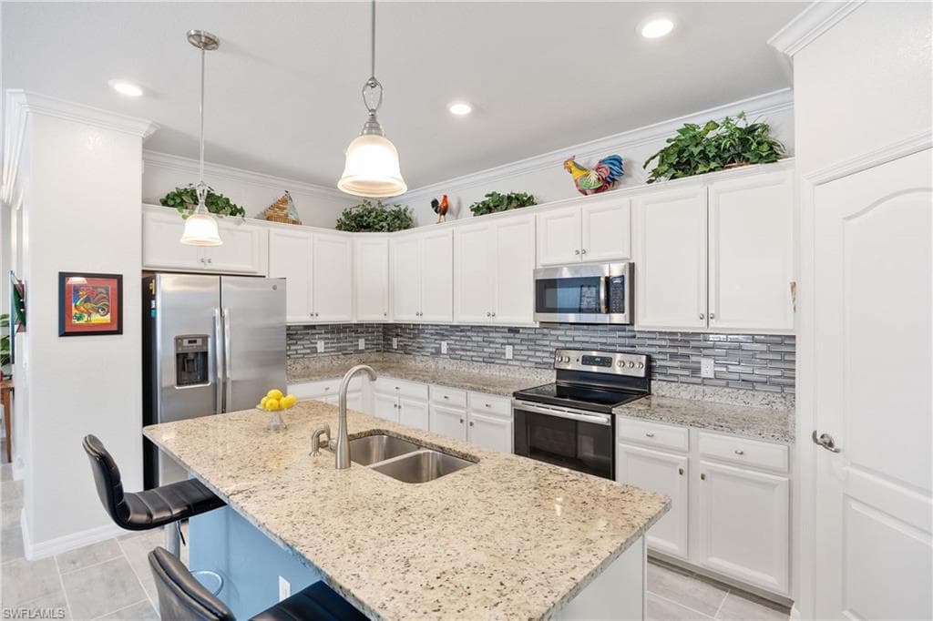 1602 Santiago Cir, Naples, FL 34113-16