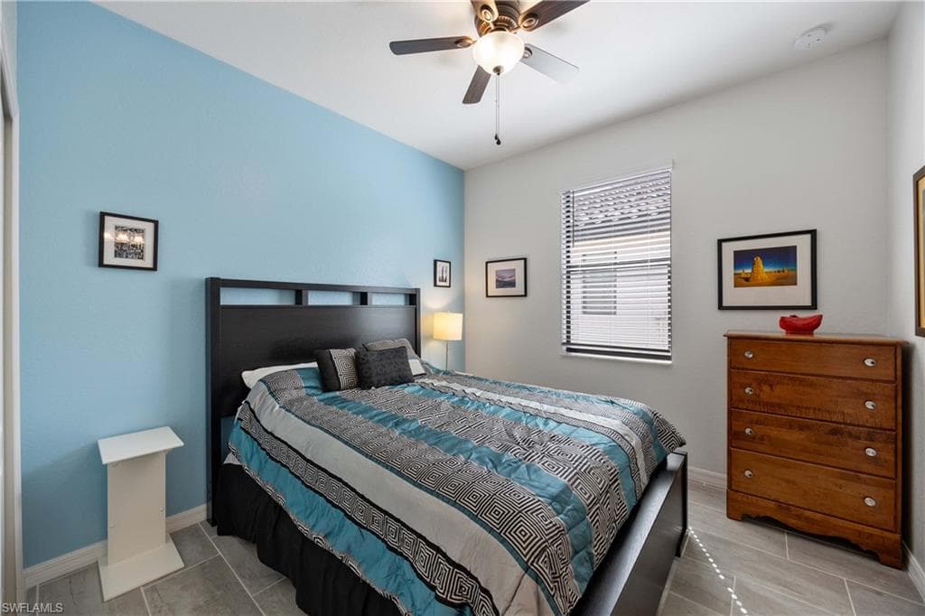 1602 Santiago Cir, Naples, FL 34113-17