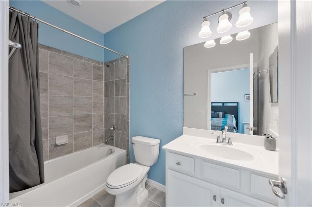 1602 Santiago Cir, Naples, FL 34113-18