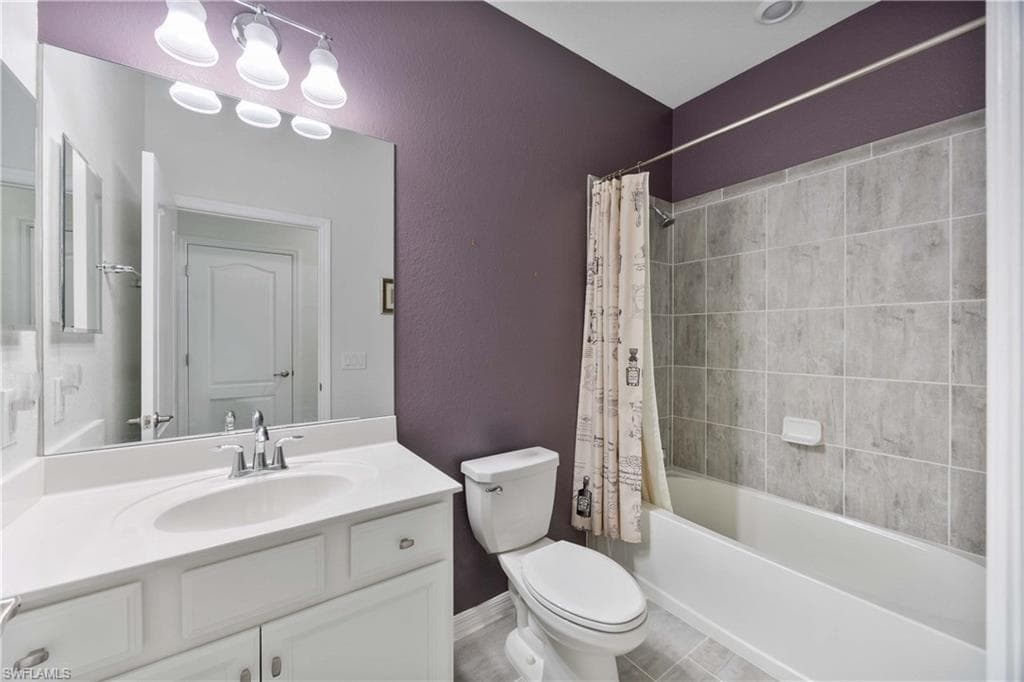 1602 Santiago Cir, Naples, FL 34113-20