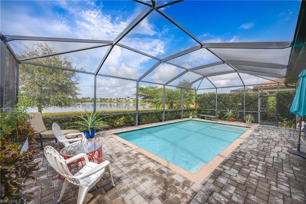 1602 Santiago Cir, Naples, FL 34113-28
