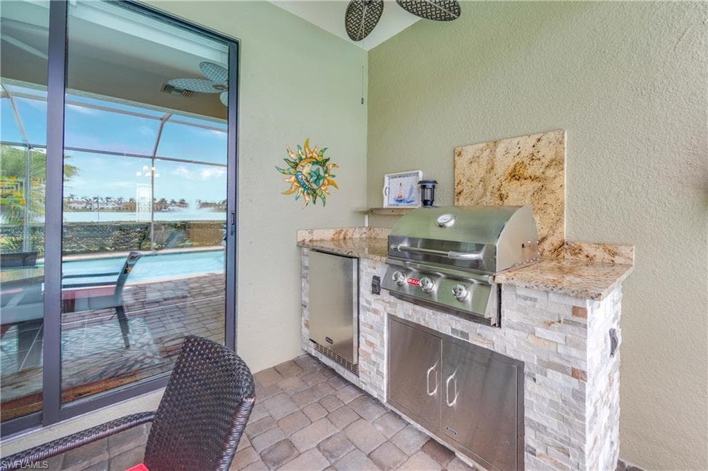 1602 Santiago Cir, Naples, FL 34113-30