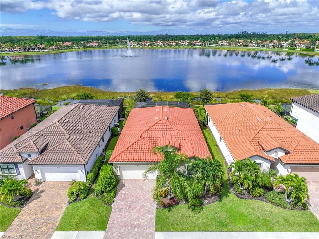 1602 Santiago Cir, Naples, FL 34113-34