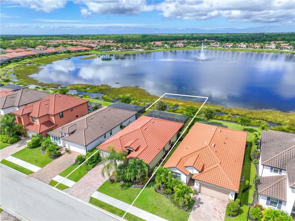 1602 Santiago Cir, Naples, FL 34113-2