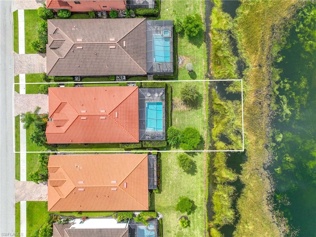 1602 Santiago Cir, Naples, FL 34113-38