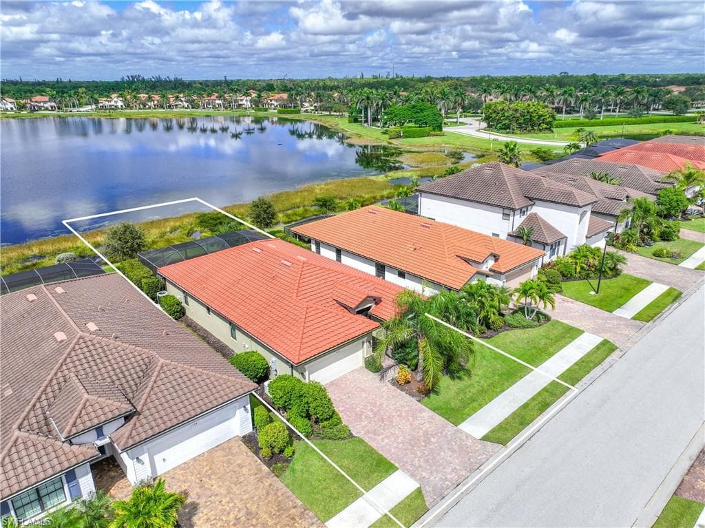 1602 Santiago Cir, Naples, FL 34113-39