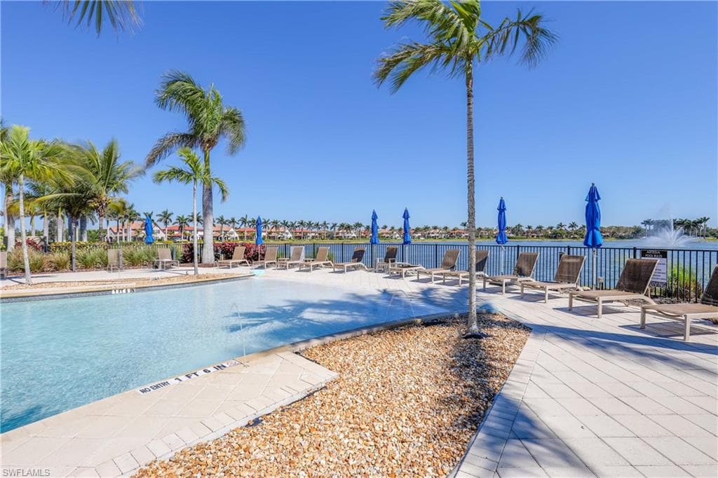 1602 Santiago Cir, Naples, FL 34113-47