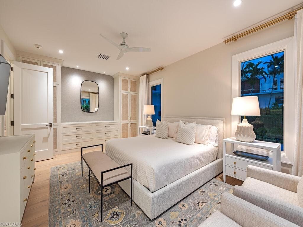 55 13th Ave S, Naples, FL 34102-13