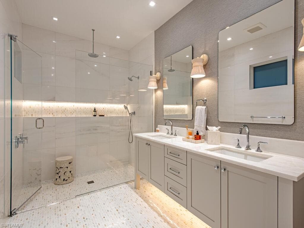 55 13th Ave S, Naples, FL 34102-15