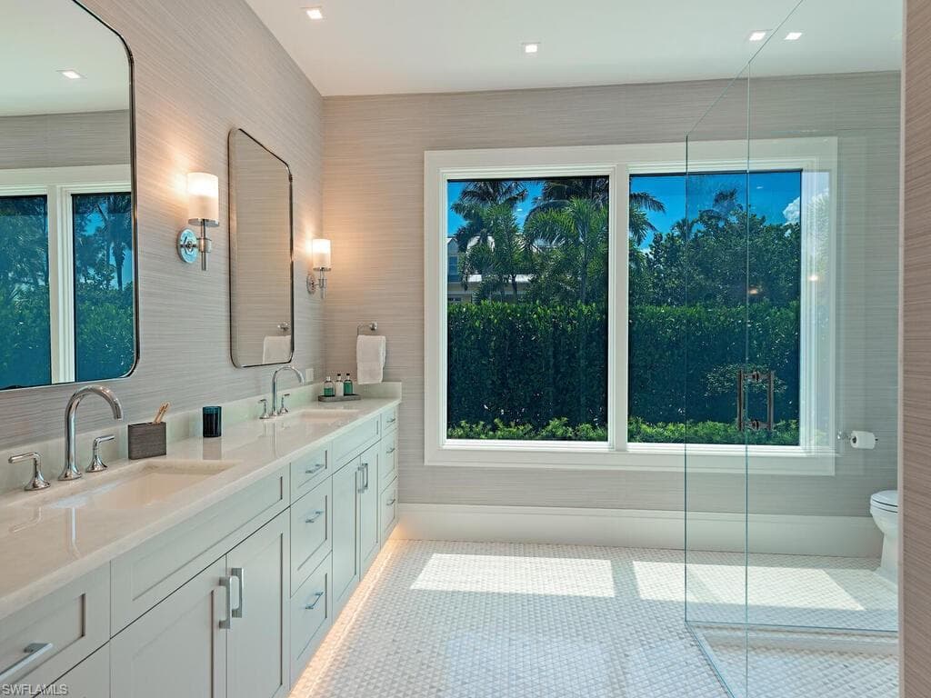 55 13th Ave S, Naples, FL 34102-18