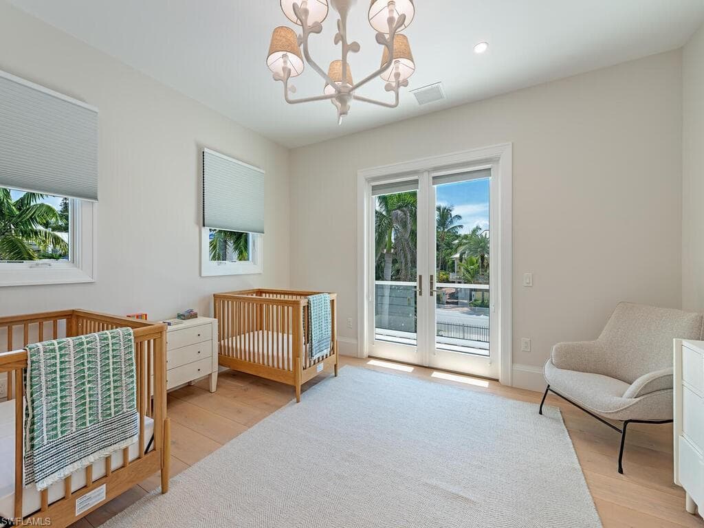 55 13th Ave S, Naples, FL 34102-19