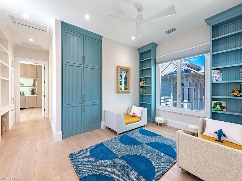 55 13th Ave S, Naples, FL 34102-20