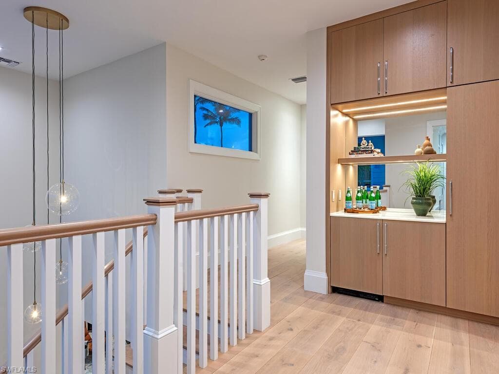 55 13th Ave S, Naples, FL 34102-22