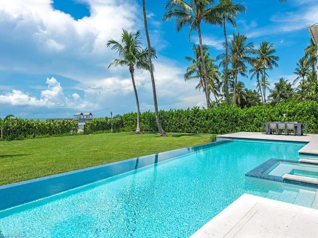 55 13th Ave S, Naples, FL 34102-27