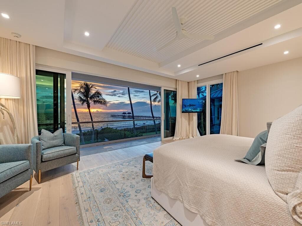 55 13th Ave S, Naples, FL 34102-2