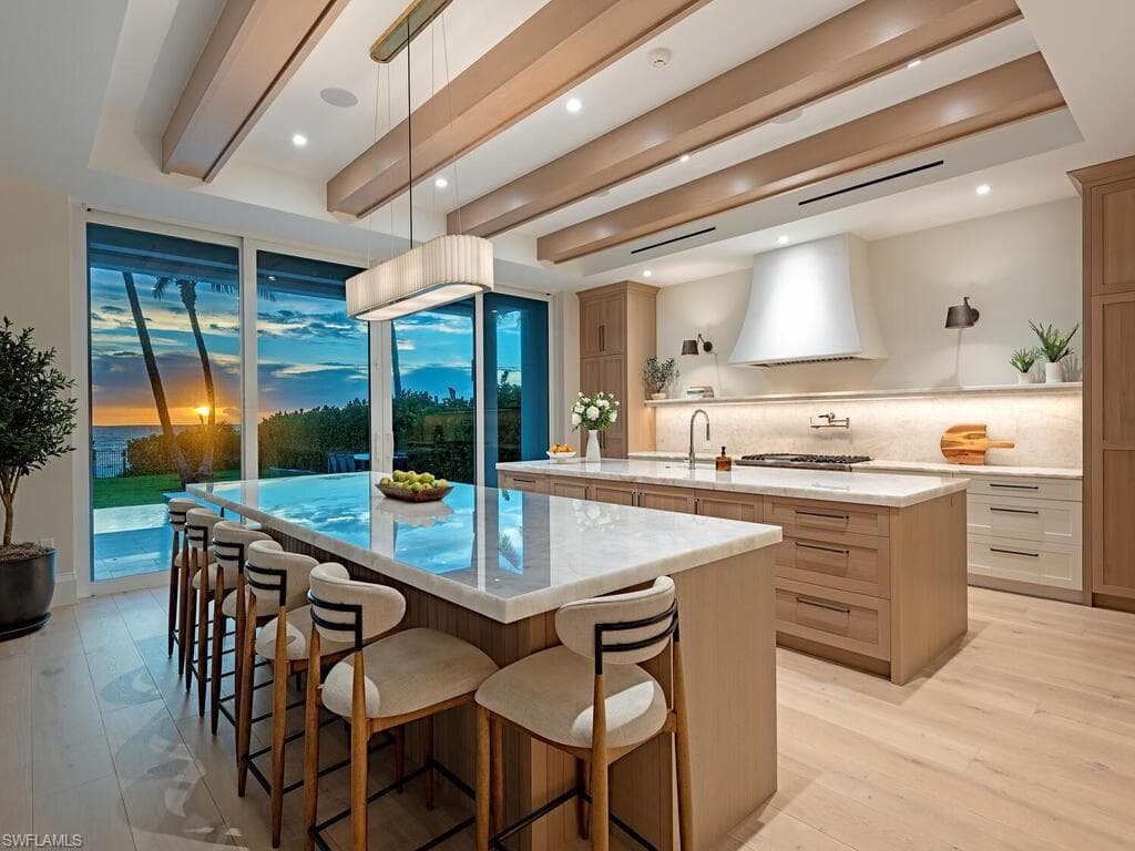 55 13th Ave S, Naples, FL 34102-7