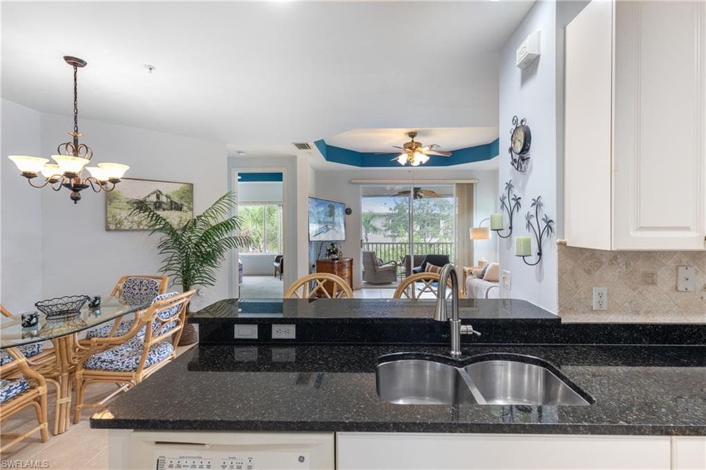 1405 Sweetwater Cv 204, Naples, FL 34110-3