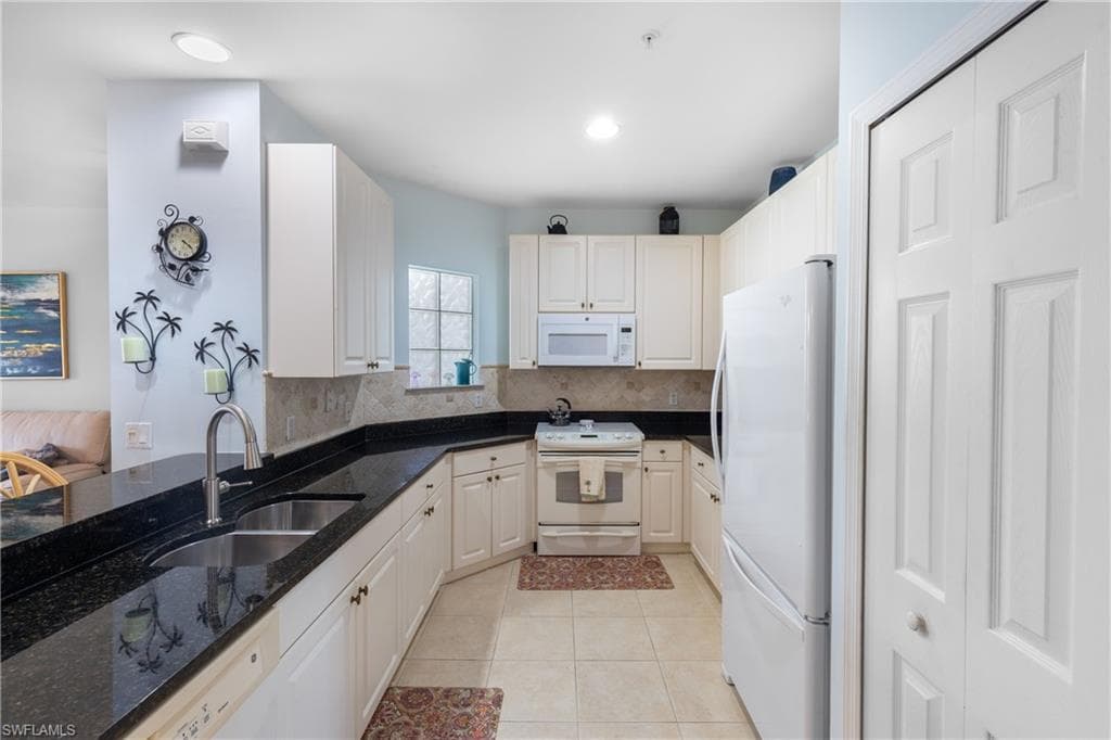 1405 Sweetwater Cv 204, Naples, FL 34110-4