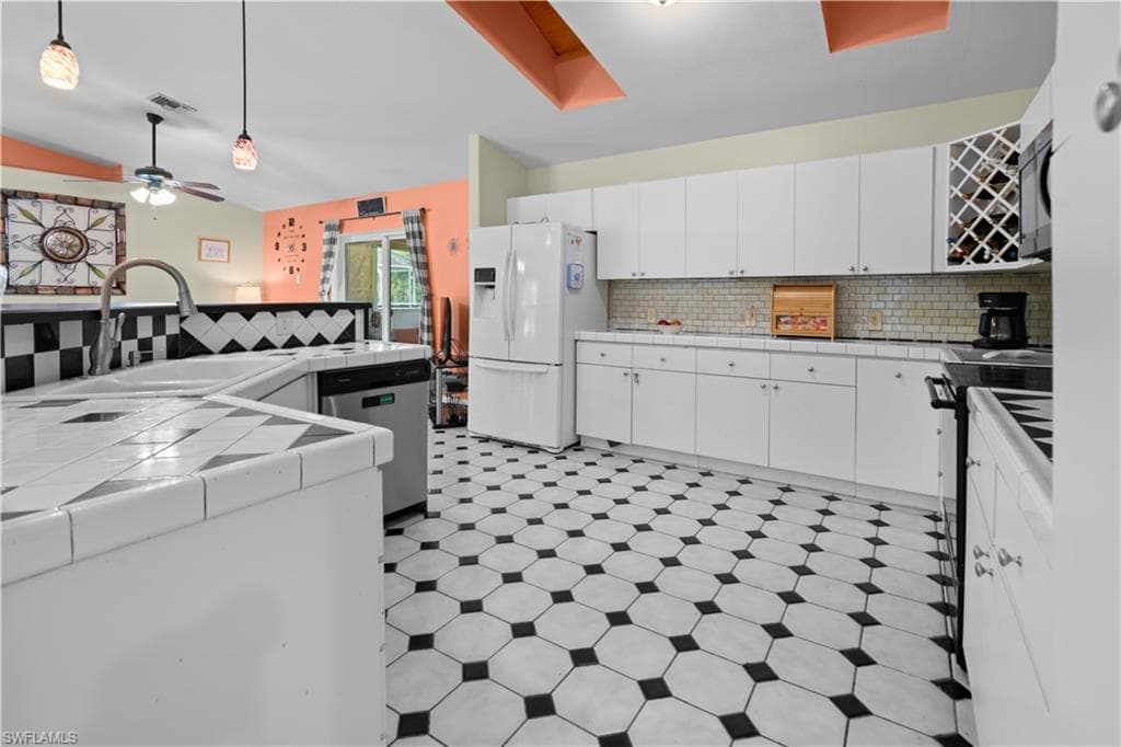 540 7th St SW, Naples, FL 34117-9