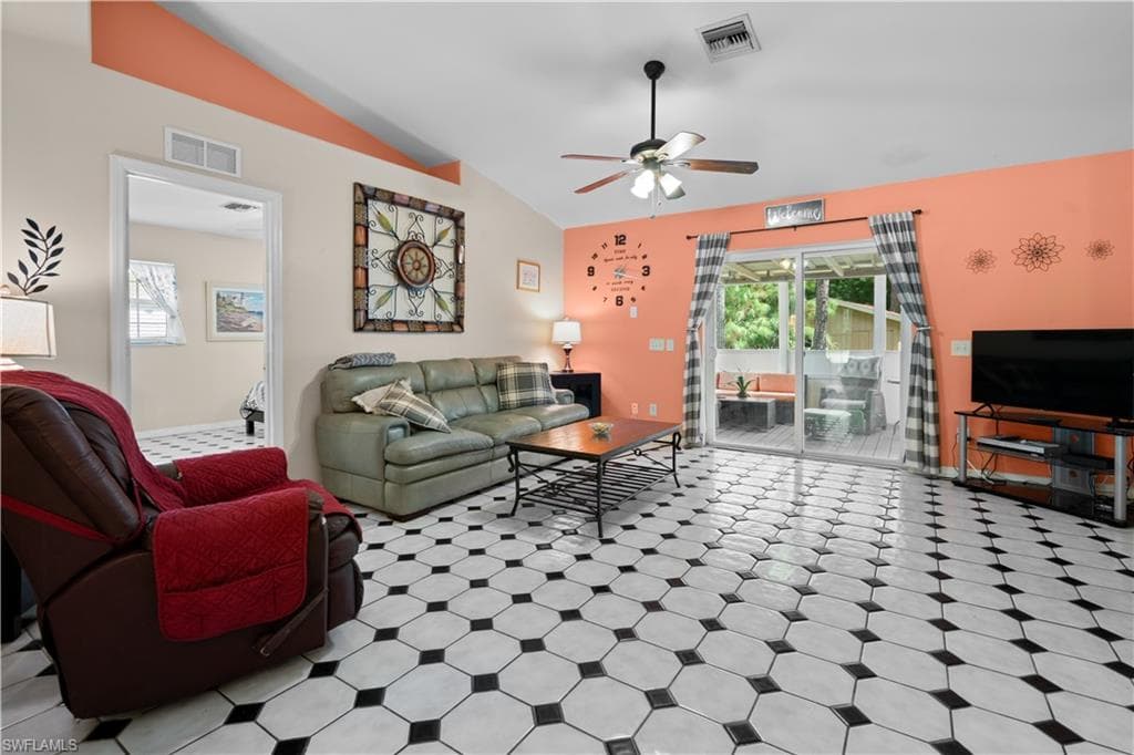 540 7th St SW, Naples, FL 34117-10