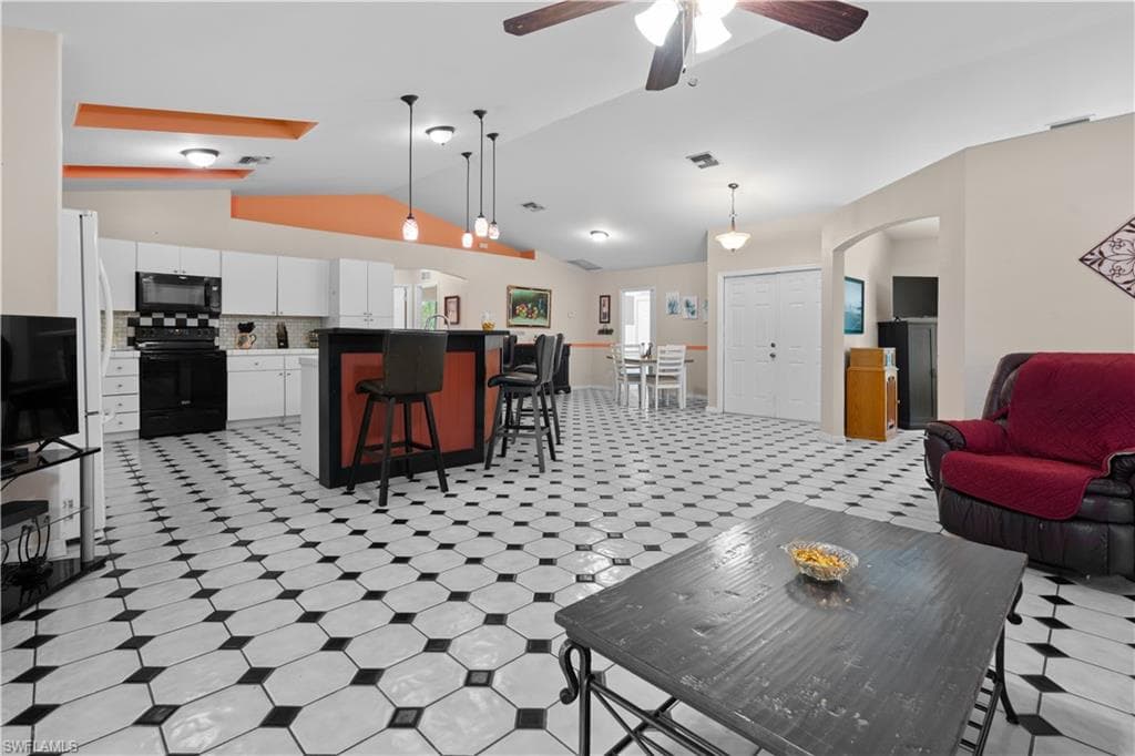 540 7th St SW, Naples, FL 34117-11