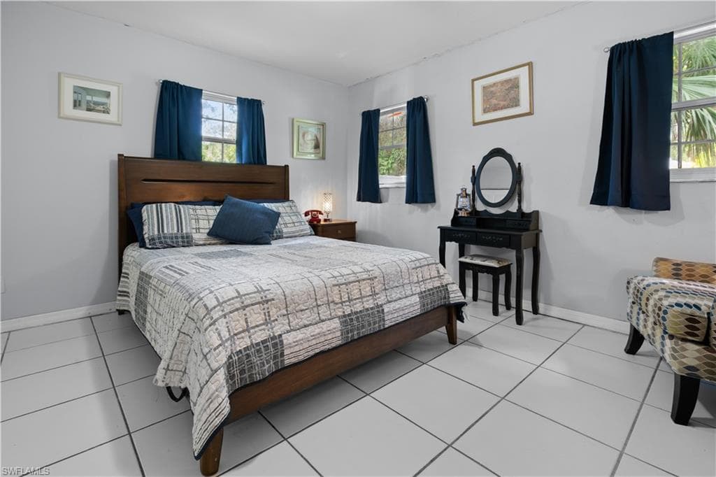540 7th St SW, Naples, FL 34117-17