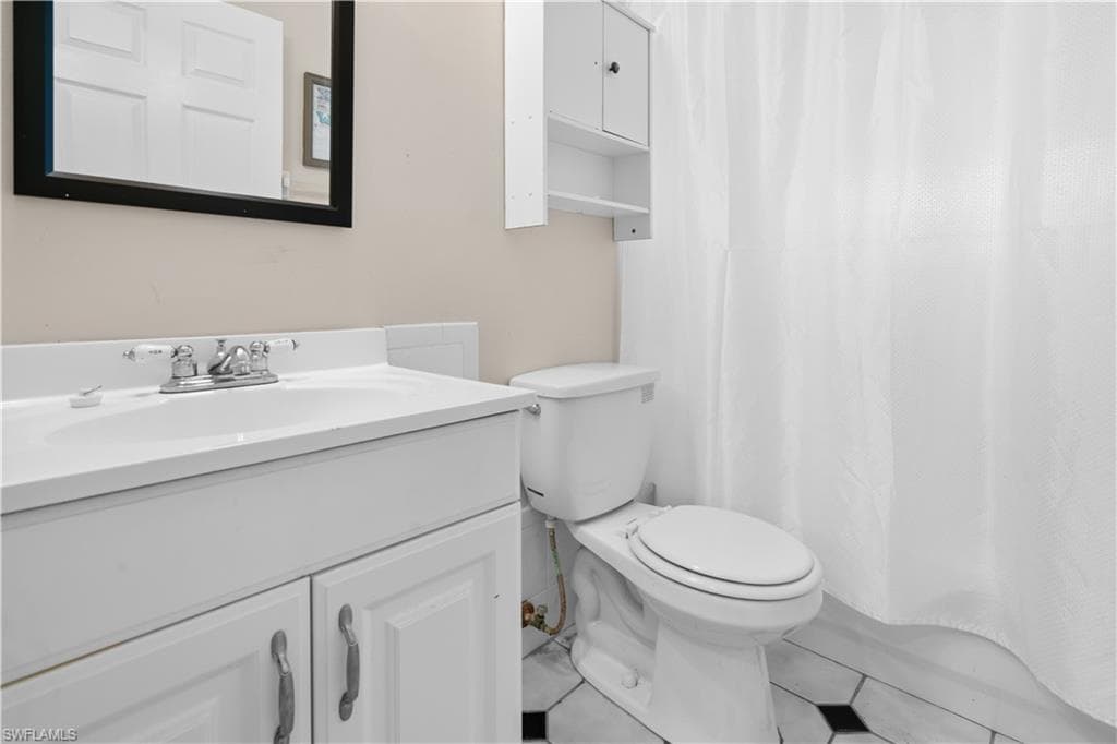 540 7th St SW, Naples, FL 34117-19