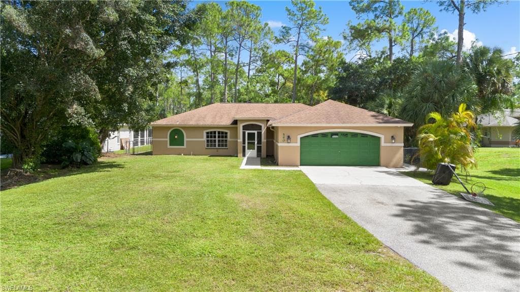 540 7th St SW, Naples, FL 34117-1