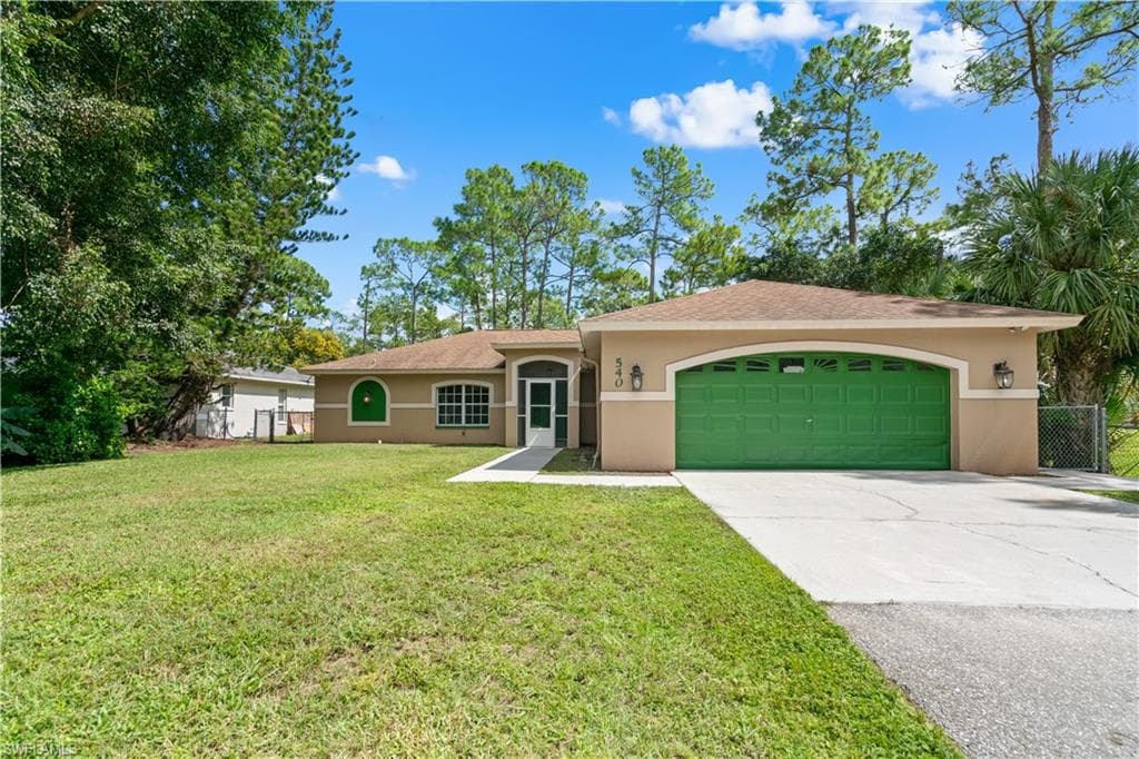 540 7th St SW, Naples, FL 34117-2