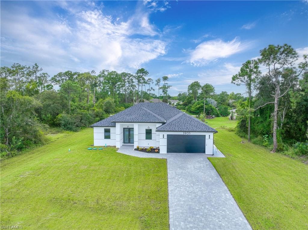 3905 Sunset Rd, Lehigh Acres, FL 33971-1
